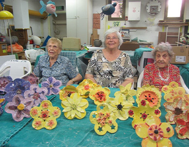 אוצרות קהילתית: פורחים בגיל